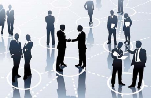 networking: “acudir a actividades y eventos con el fin de incrementar la red de contactos profesionales y buscar oportunidades de negocio”.
